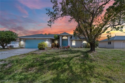 Single Family Residence in Cape Coral FL 164 SE 19th Lane.jpg