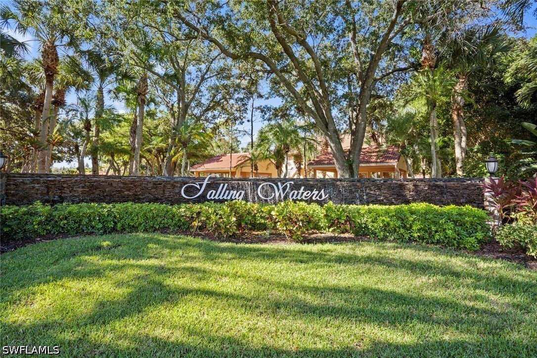 2055 Cascades Dr, Naples, FL 34112