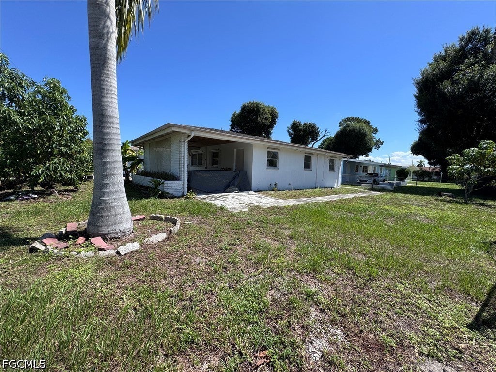 3735 Kelly St, Fort Myers, FL 33901 photo