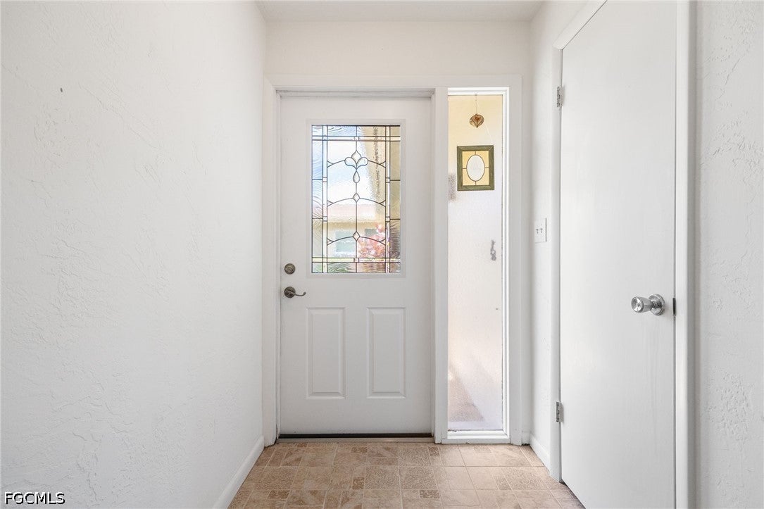 5585 Hamlet Ln, Fort Myers, FL 33919 photo