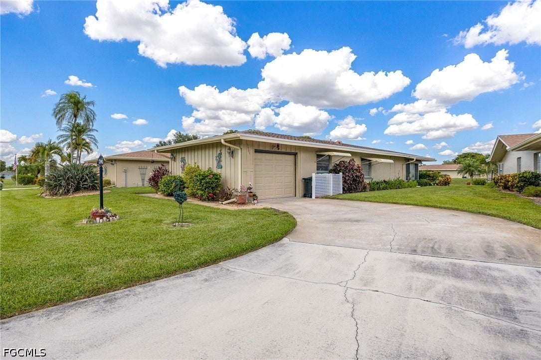 5585 Hamlet Ln, Fort Myers, FL 33919 photo