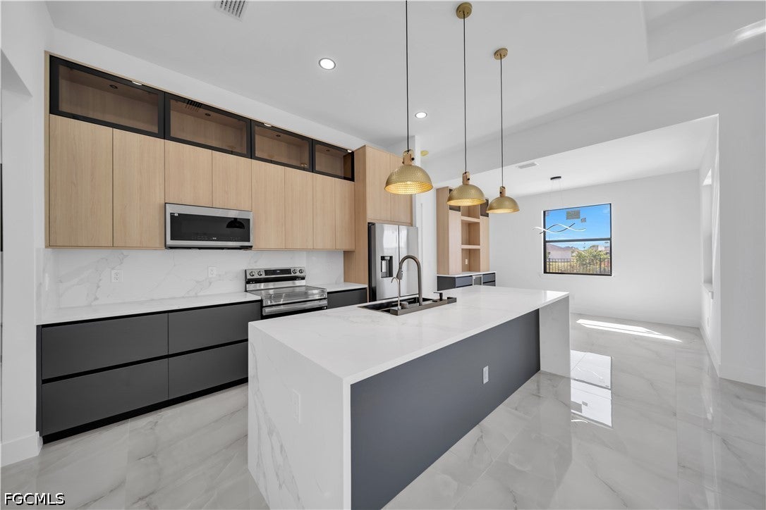 928 NE 1 Pl, Cape Coral, FL 33909 photo