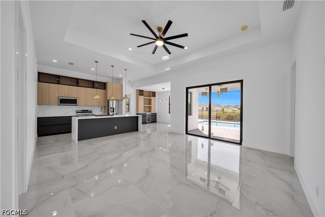 928 NE 1 Pl, Cape Coral, FL 33909 photo