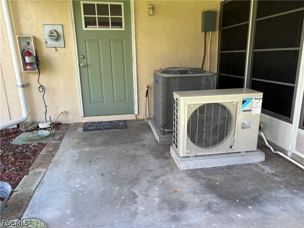 5719 Bass Cir, Fort Myers, FL 33919 photo