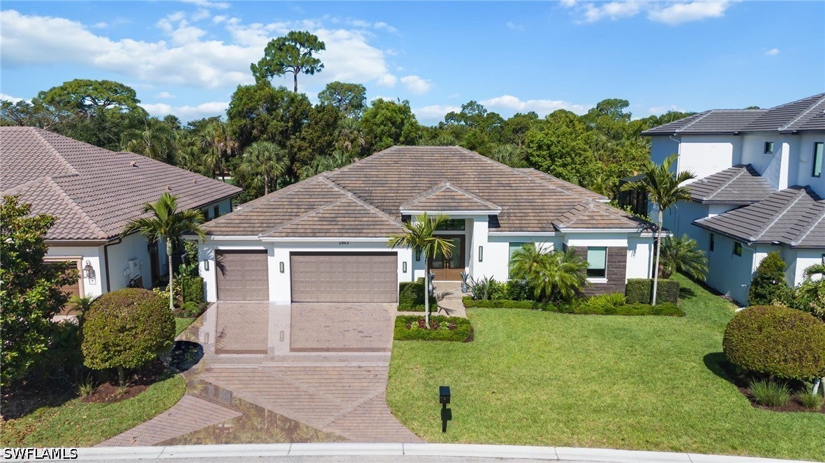2943 Coco Lake Dr, Naples, FL 34105