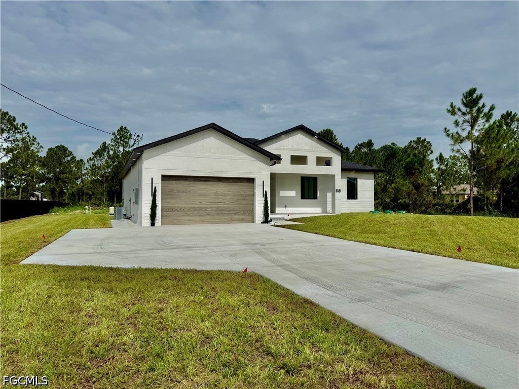 919 Hibiscus Ave, Lehigh Acres, FL 33972 photo