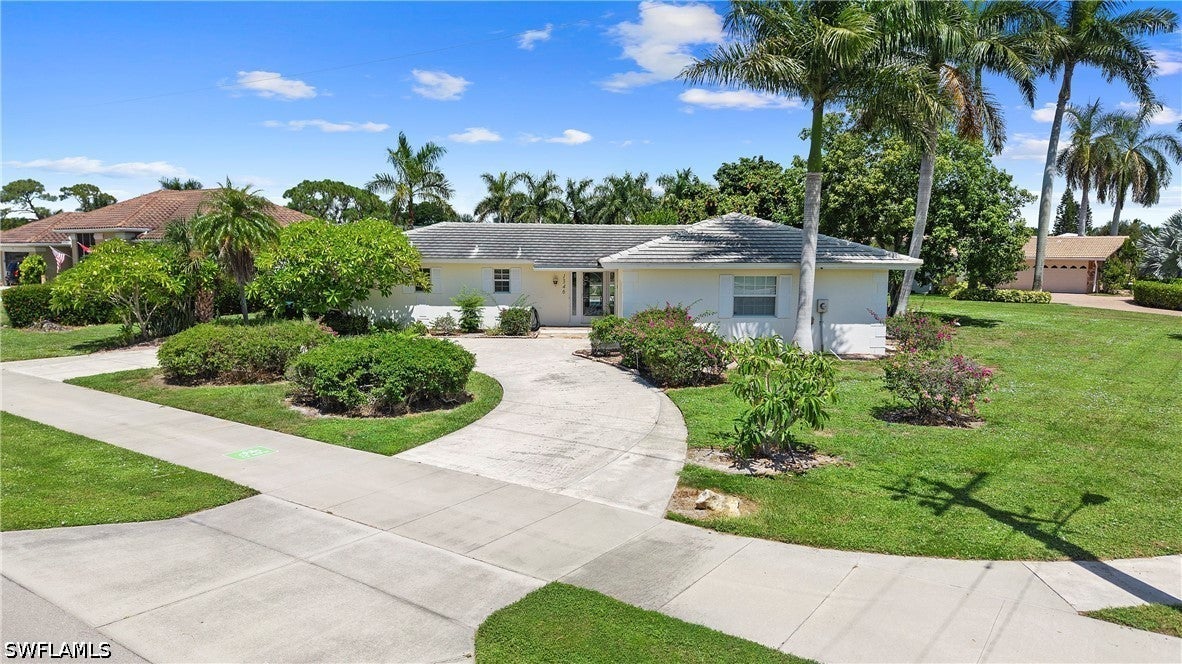 1346 Jamaica Rd, Marco Island, FL 34145