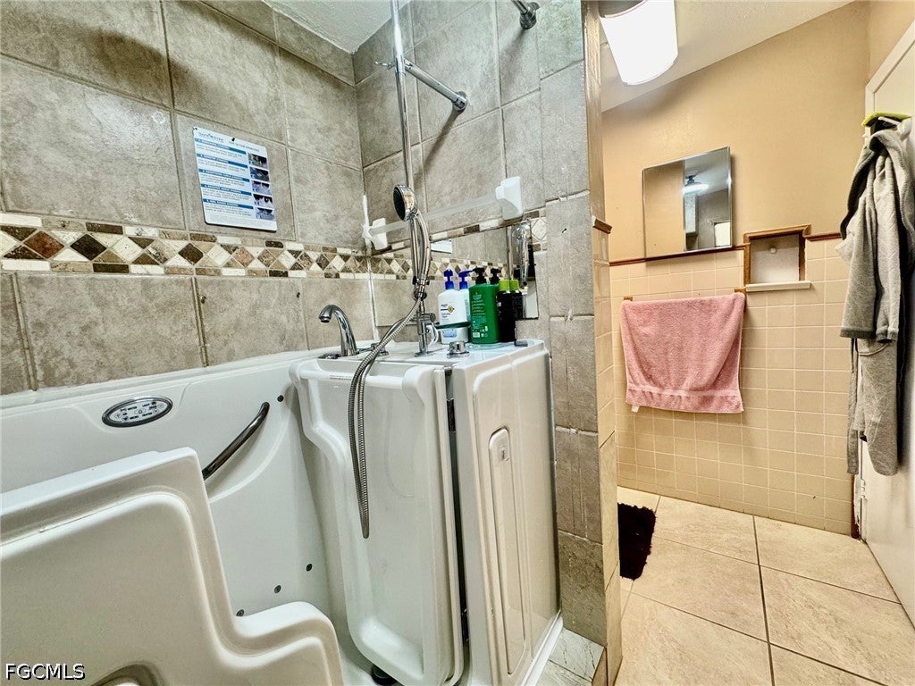 4715 Nottingham Dr, Fort Myers, FL 33905 photo