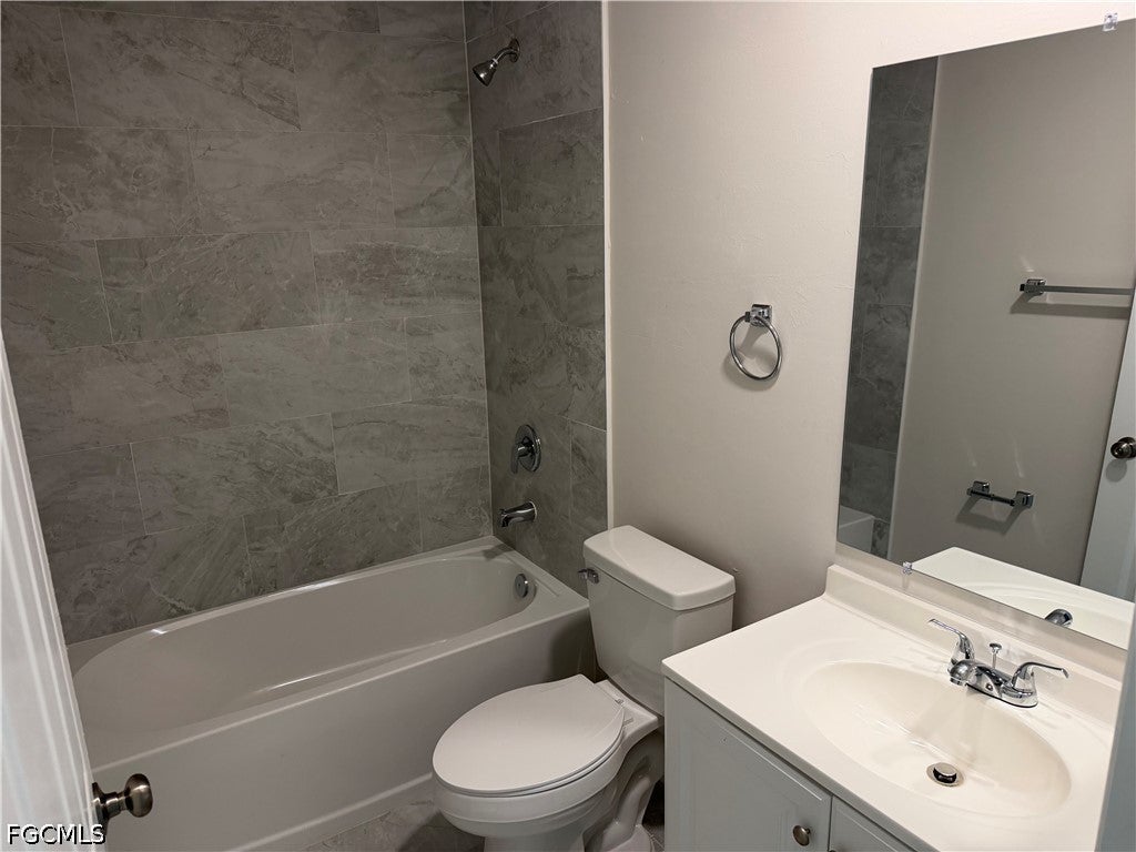703 SE 8 St, Cape Coral, FL 33990 photo