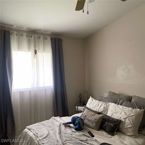 Duplex in Lehigh Acres FL 4614 Douglas Lane 6.jpg
