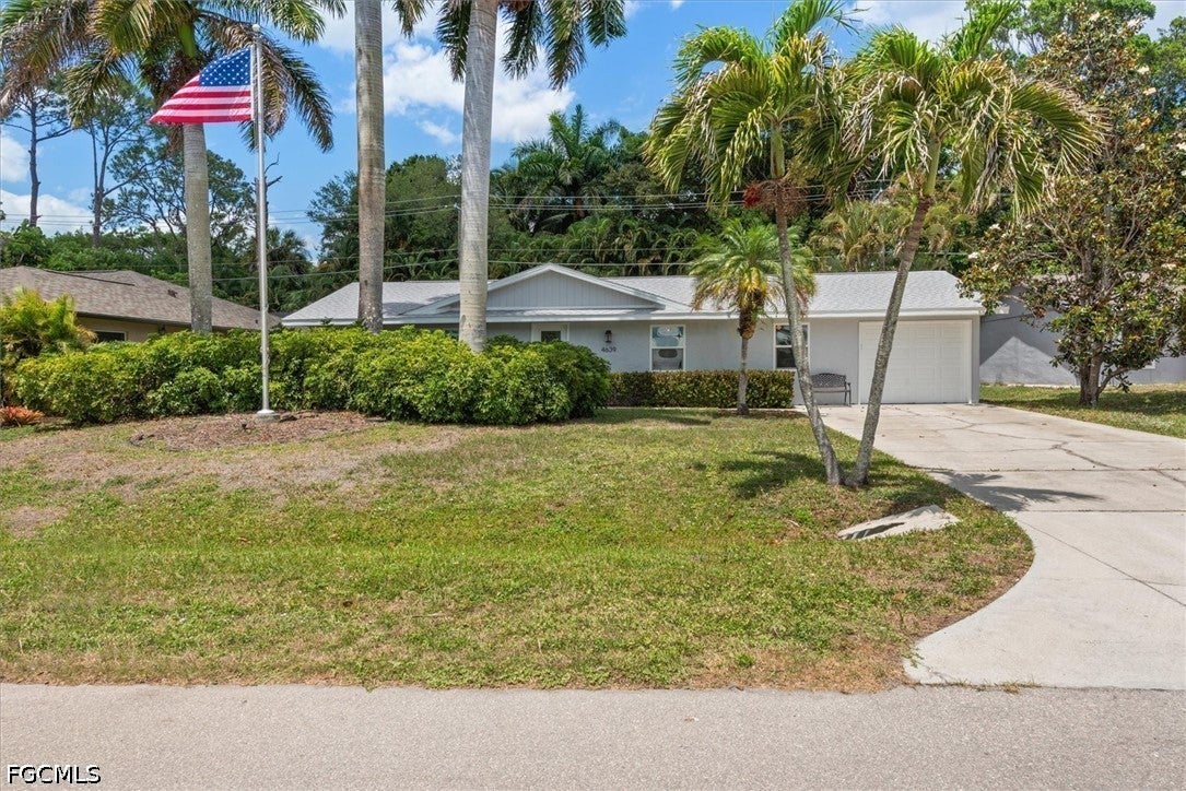 4639 Robin Ave, Naples, FL 34104 photo
