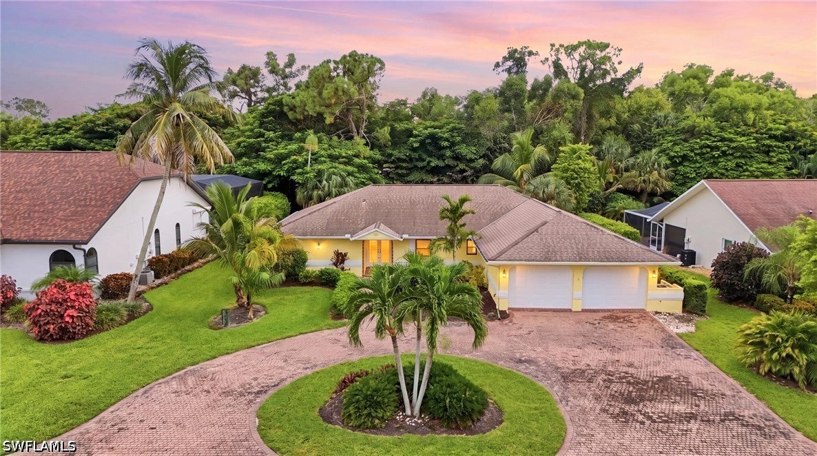 201 Palmetto Dunes Cir, Naples, FL 34113