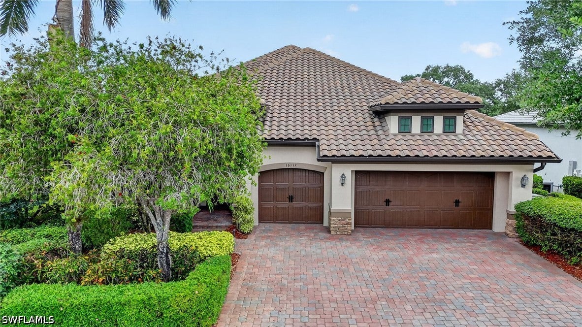 16117 Herons View Dr, Alva, FL 33920