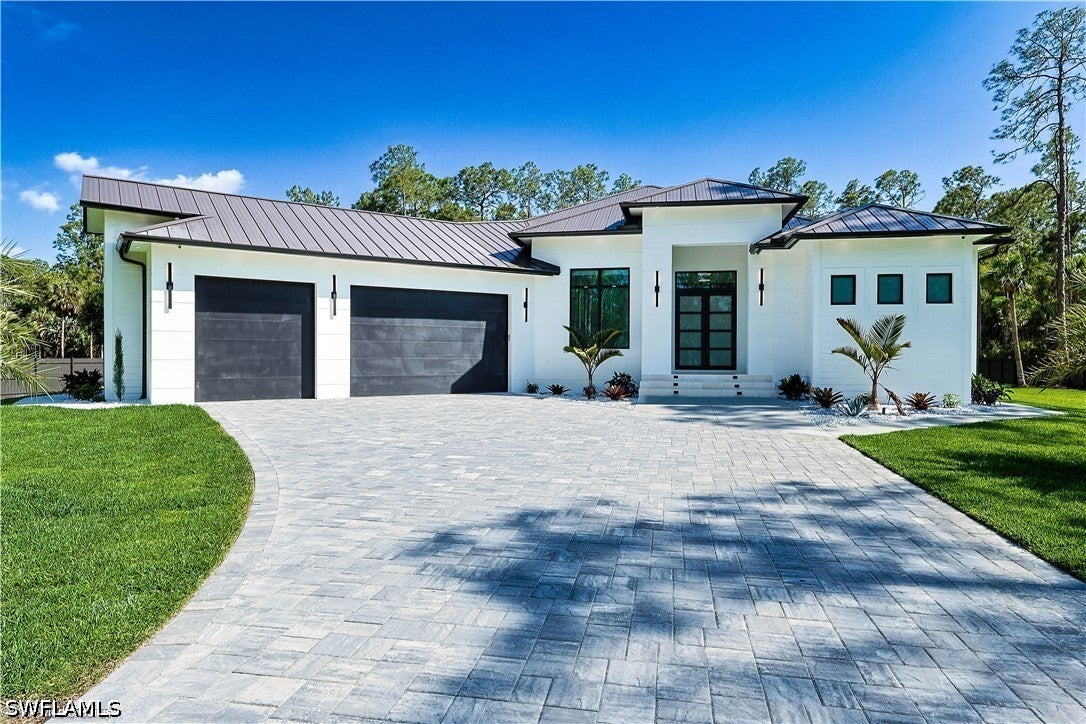 3414 1 Ave, Naples, FL 34120