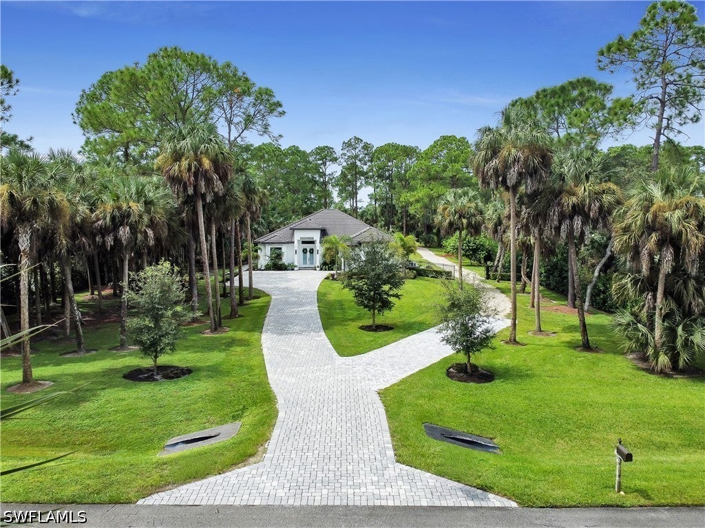855 1 St, Naples, FL 34120