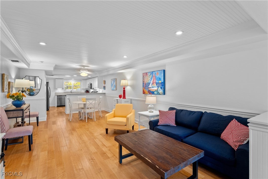 320 14 Ave, Naples, FL 34102
