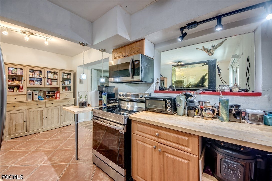 101 Powell Creek Cir, North Fort Myers, FL 33917 photo