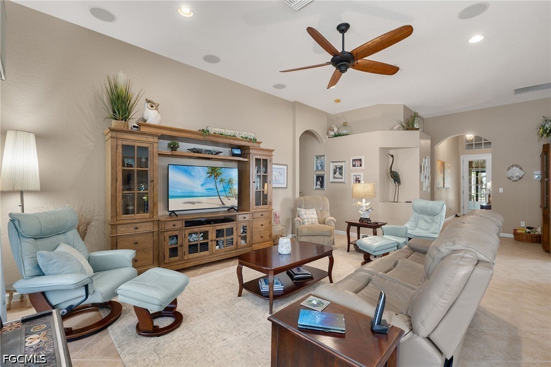 8872 King Henry Ct, Fort Myers, FL 33908 photo
