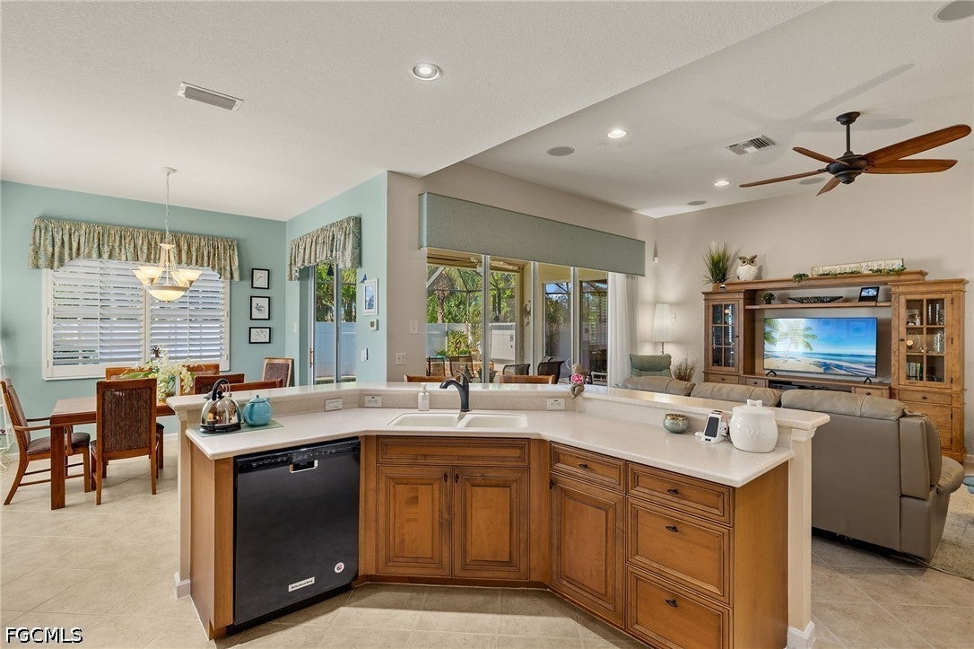 8872 King Henry Ct, Fort Myers, FL 33908 photo