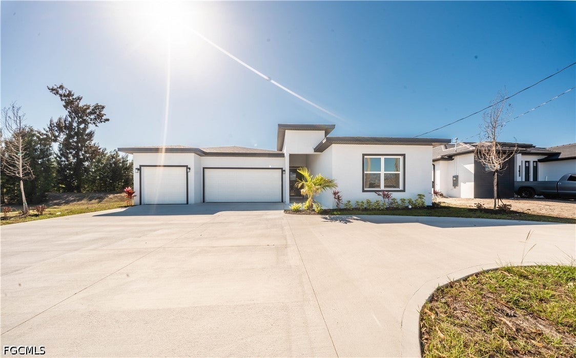 2324 SW 20 Ave, Cape Coral, FL 33991 photo