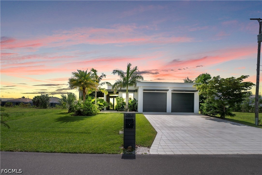 3801 17 Pl, Cape Coral, FL 33914
