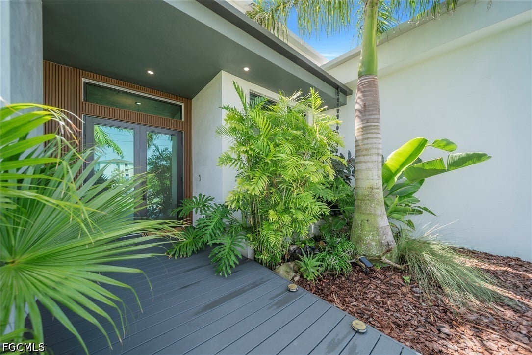 3801 SW 17 Pl, Cape Coral, FL 33914 photo