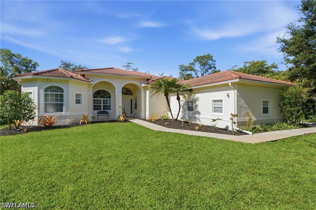 390 12 Ave, Naples, FL 34120