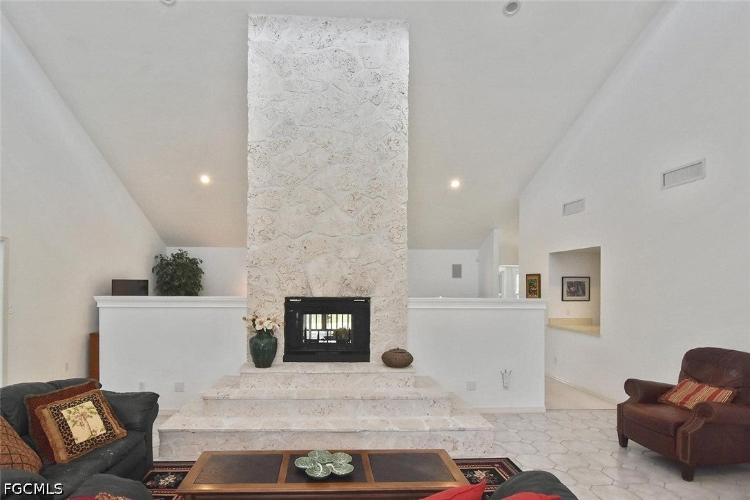 7226 Hendry Creek Dr, Fort Myers, FL 33908 photo