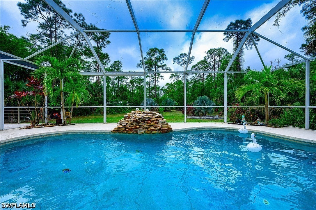4595 16 St, Naples, FL 34120