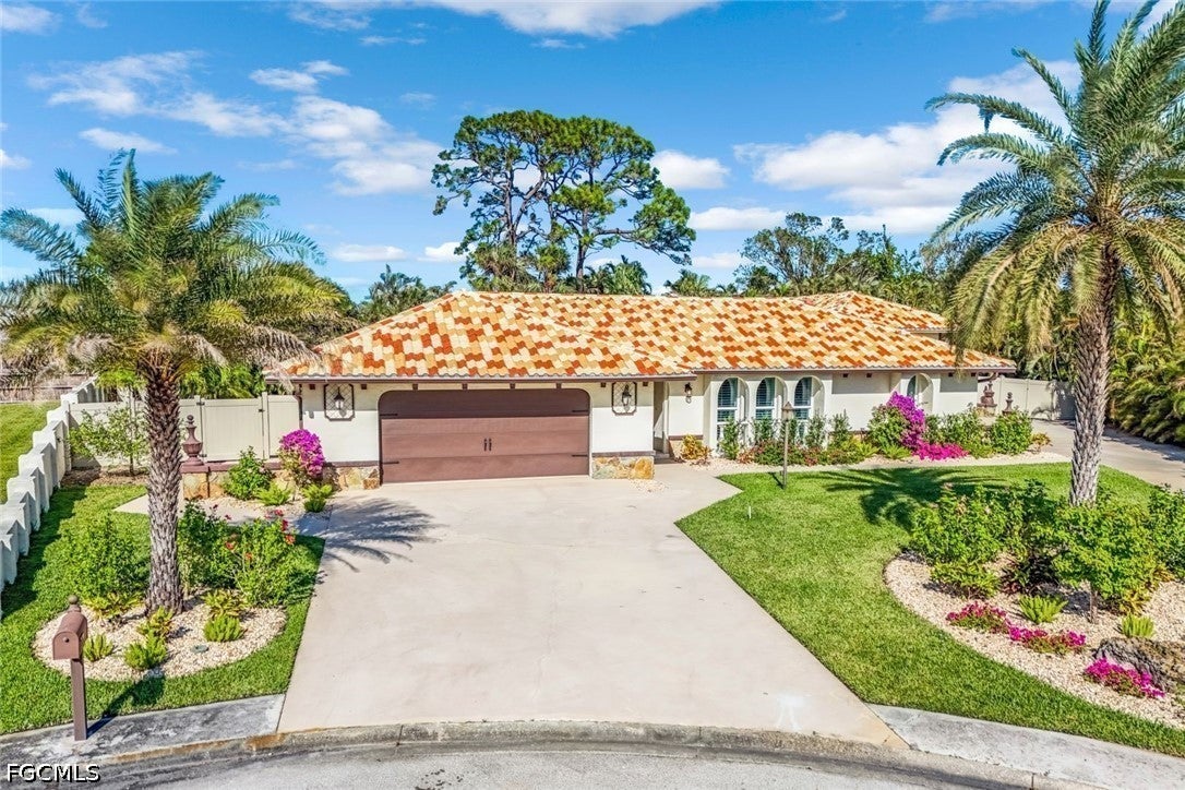 13750 Mcgregor Blvd, Fort Myers, FL 33919 photo