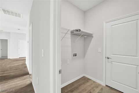 Single Family Residence in Cape Coral FL 1414 NE 6th Avenue 19.jpg