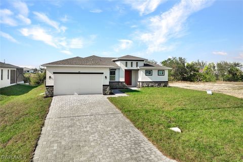 Single Family Residence in Cape Coral FL 1414 NE 6th Avenue 26.jpg