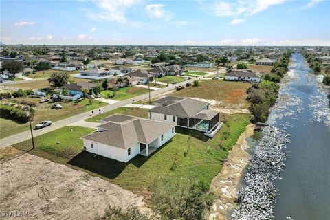 Single Family Residence in Cape Coral FL 1414 NE 6th Avenue 1.jpg
