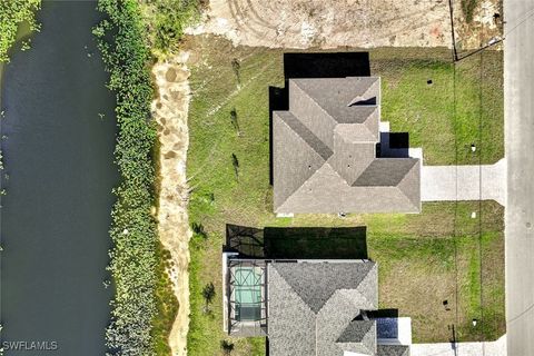 Single Family Residence in Cape Coral FL 1414 NE 6th Avenue 25.jpg