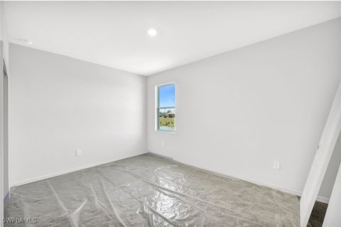 Single Family Residence in Cape Coral FL 1414 NE 6th Avenue 17.jpg