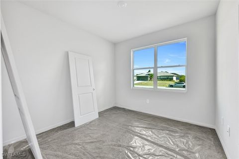 Single Family Residence in Cape Coral FL 1414 NE 6th Avenue 18.jpg