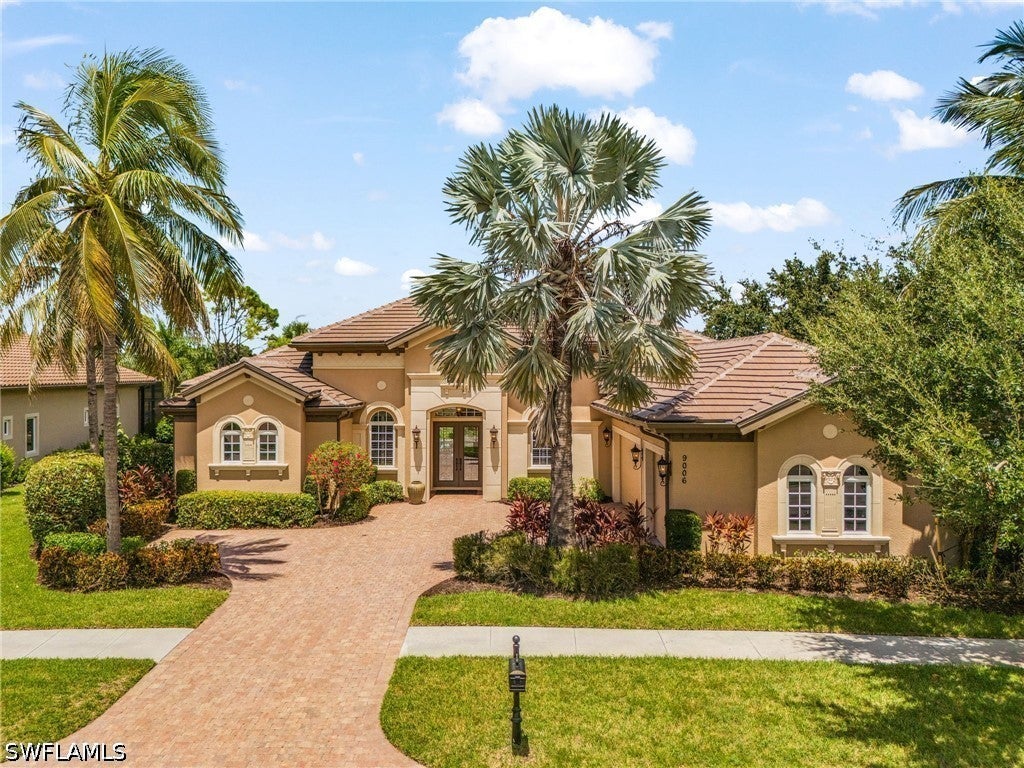 9006 Shenendoah Cir, Naples, FL 34113