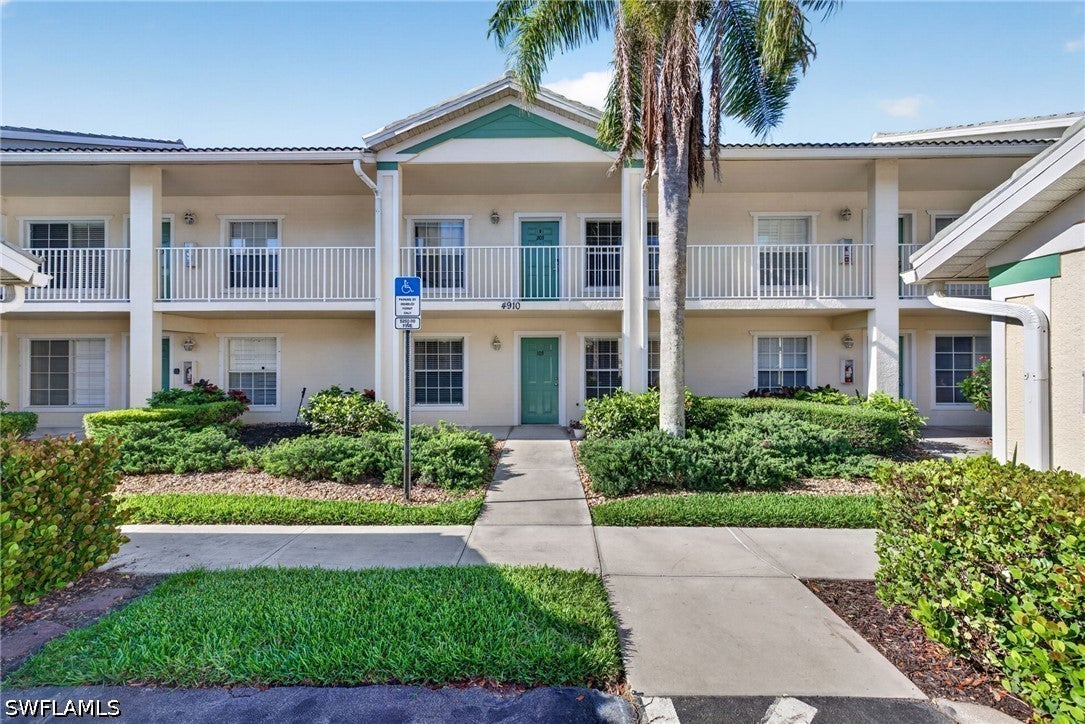 4910 Cougar Ct, Naples, FL 34109