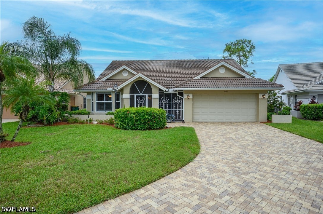 5854 Westbourgh Ct, Naples, FL 34112