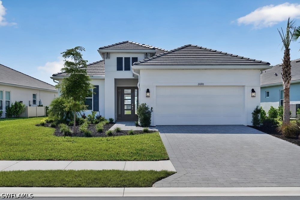 15690 Genova Dr, Naples, FL 34114