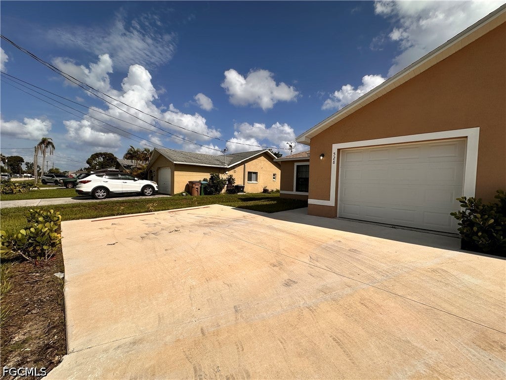 526 528 SE 4 Terrace, Cape Coral, FL 33990 photo