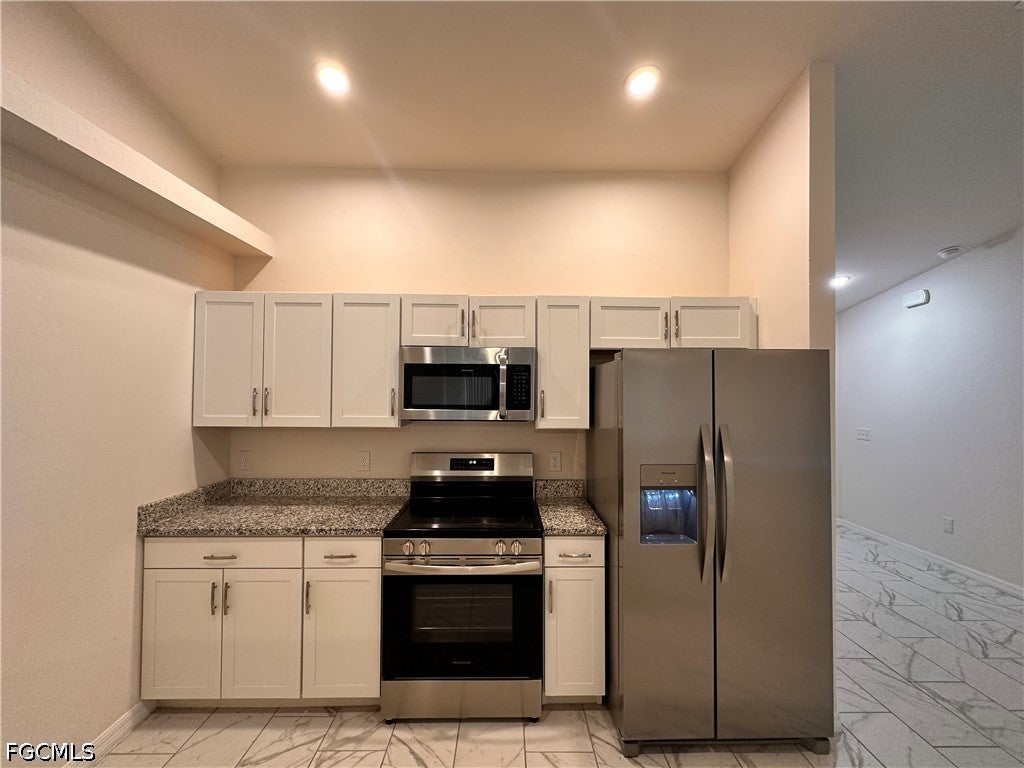 526 528 SE 4 Terrace, Cape Coral, FL 33990 photo