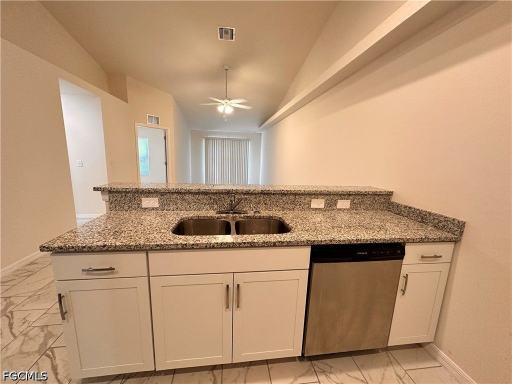526 528 SE 4 Terrace, Cape Coral, FL 33990 photo