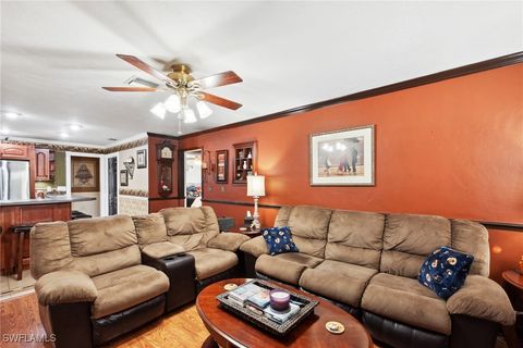 Single Family Residence in Lehigh Acres FL 201 Ivan Avenue 14.jpg