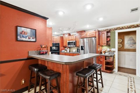 Single Family Residence in Lehigh Acres FL 201 Ivan Avenue 17.jpg