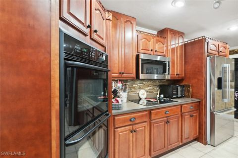 Single Family Residence in Lehigh Acres FL 201 Ivan Avenue 23.jpg