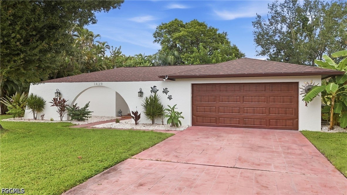 1439 Claret Ct, Fort Myers, FL 33919 photo