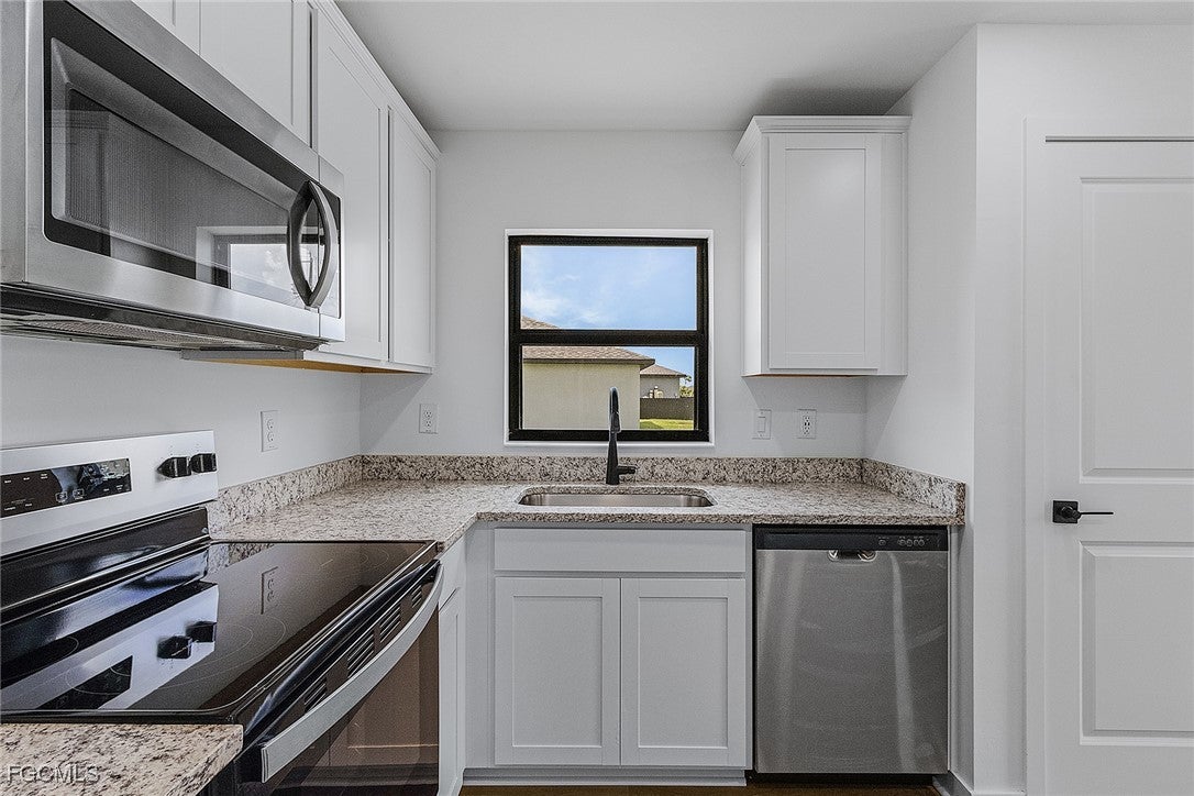 521 NW 23 St, Cape Coral, FL 33993 photo