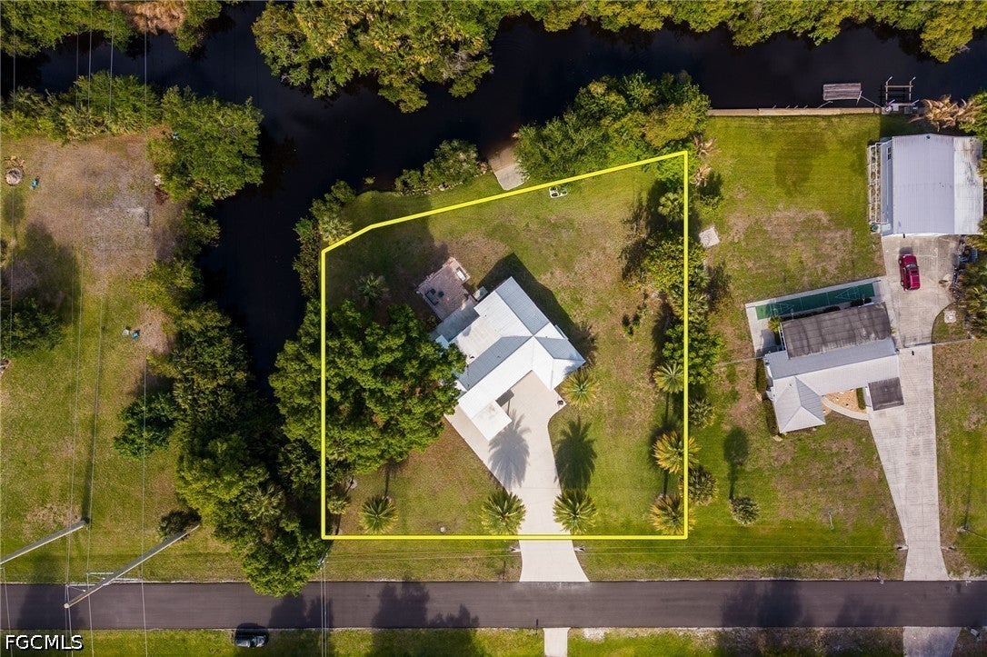 17041 Lake Dr, North Fort Myers, FL 33917