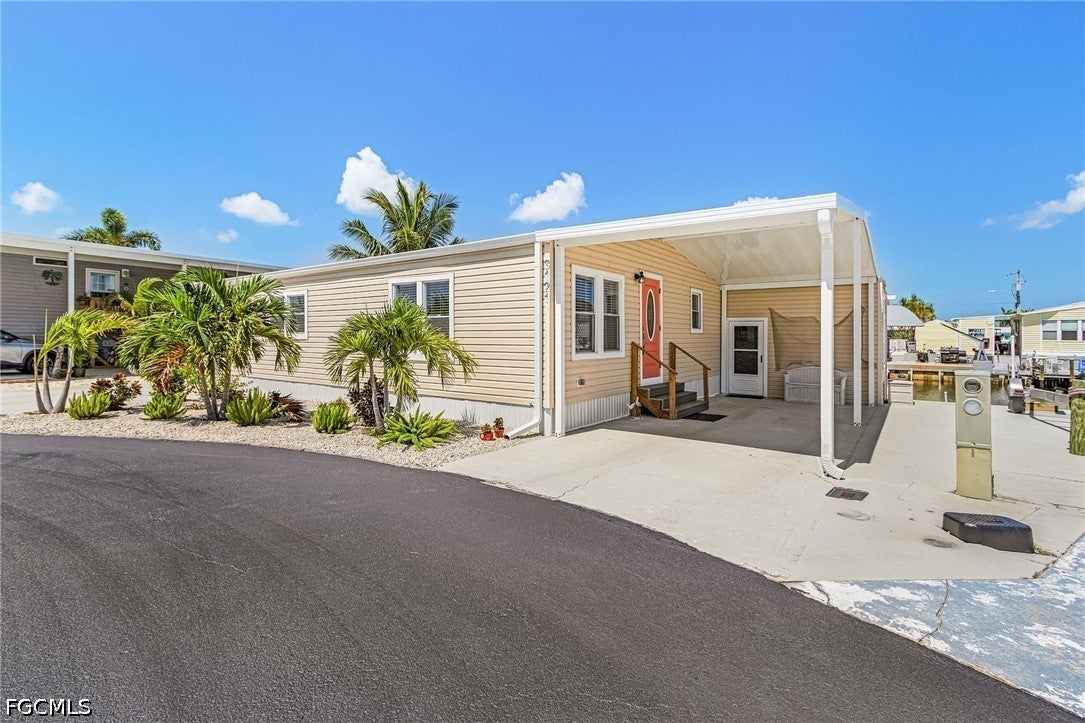 3121 Binnacle Ln, Saint James City, FL 33956 photo